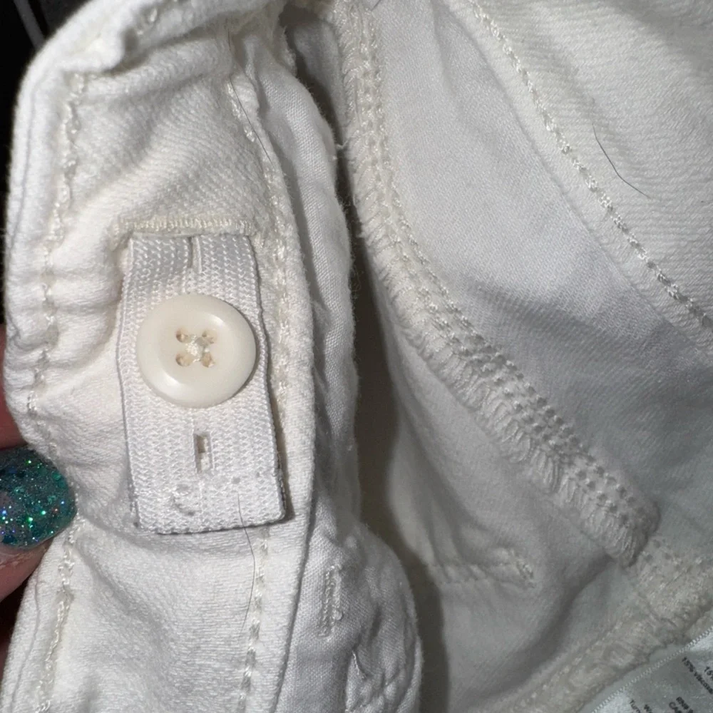 Oshkosh B’gosh Boys 6 White Shorts